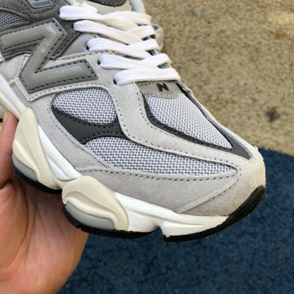 New Balance 9060 Gris Ratón