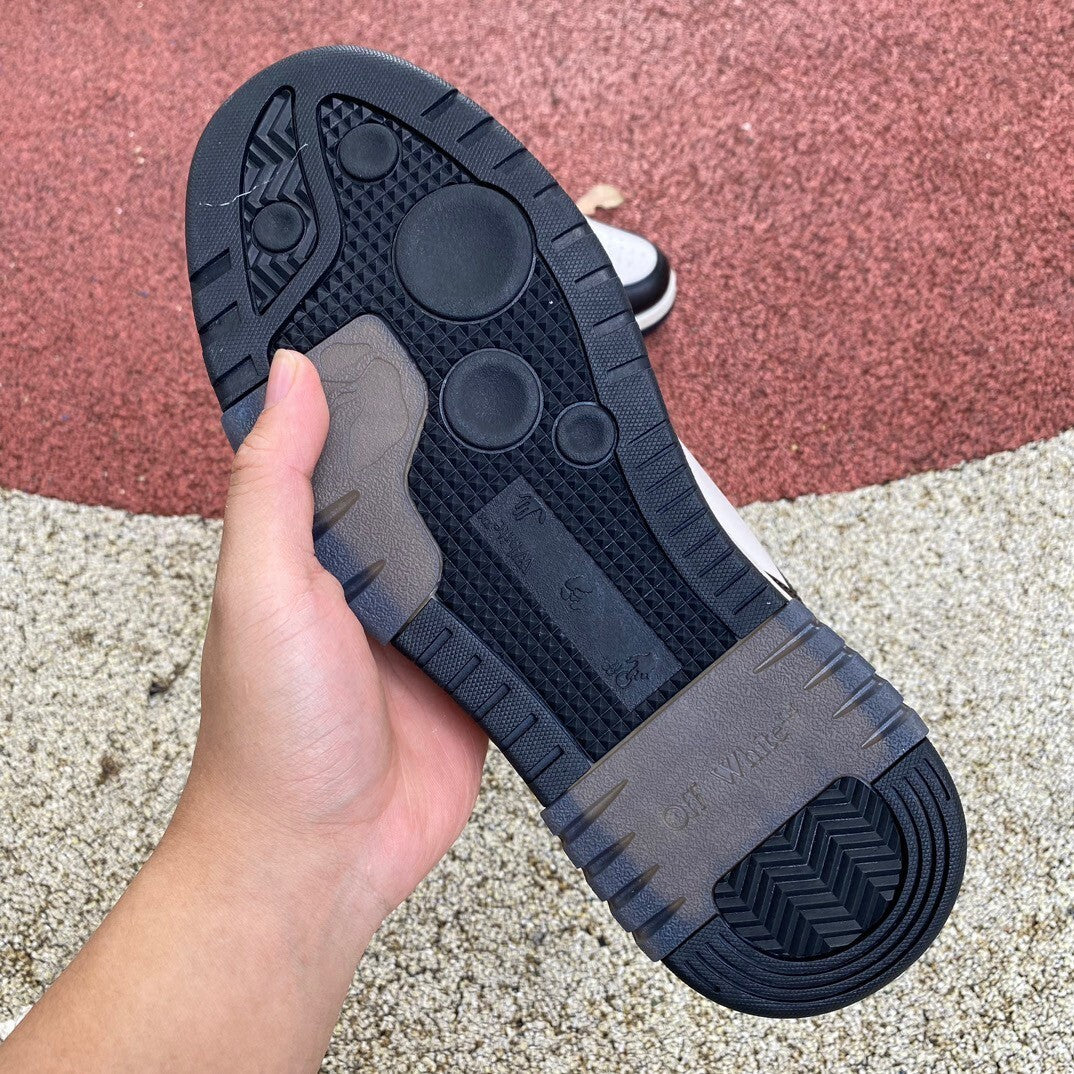 Off White Low Tops Negro y Blanco