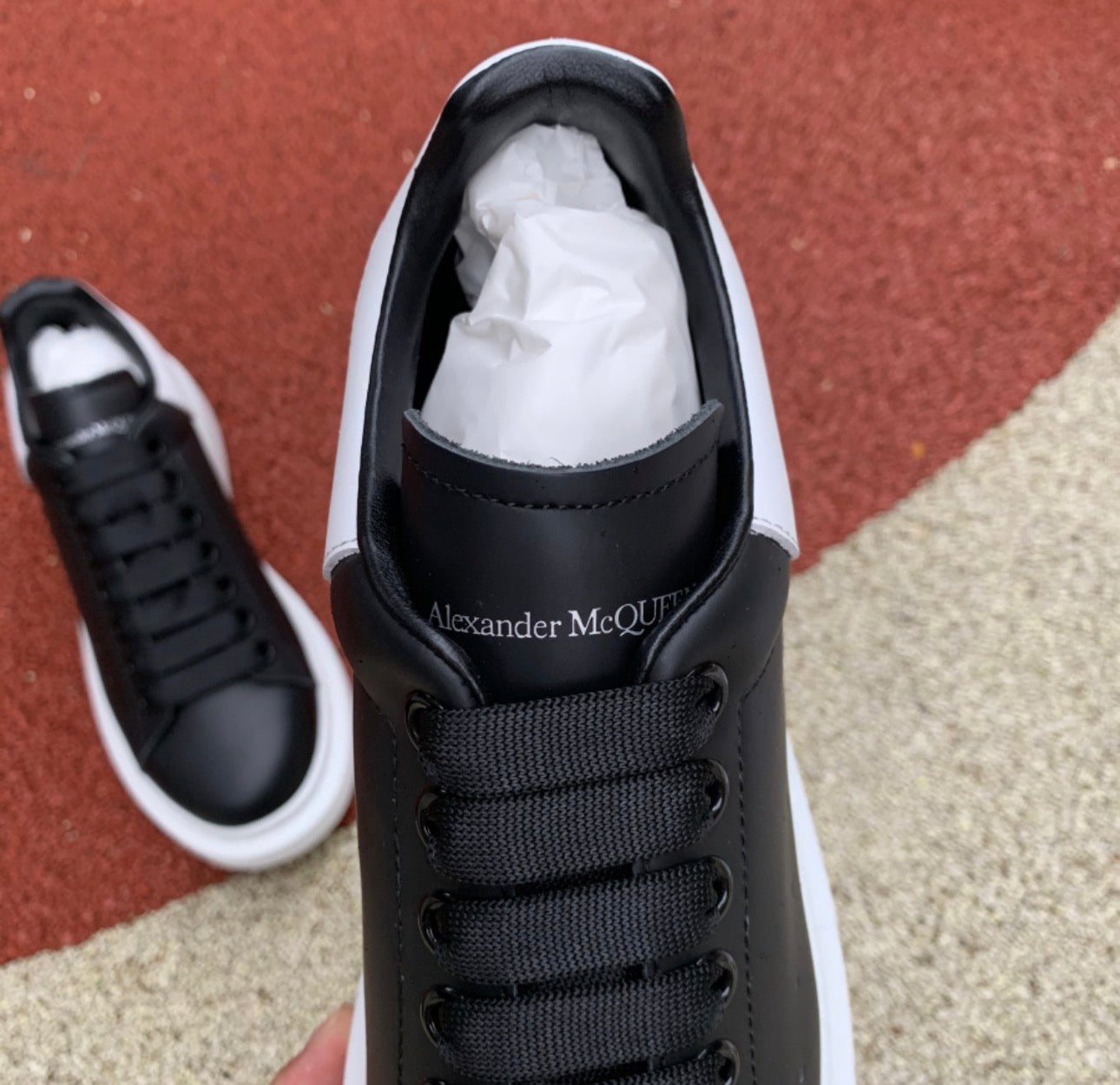 Alexander McQueen Blanco y Negro