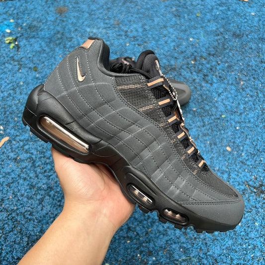Air Max 95 Negro y Bronce
