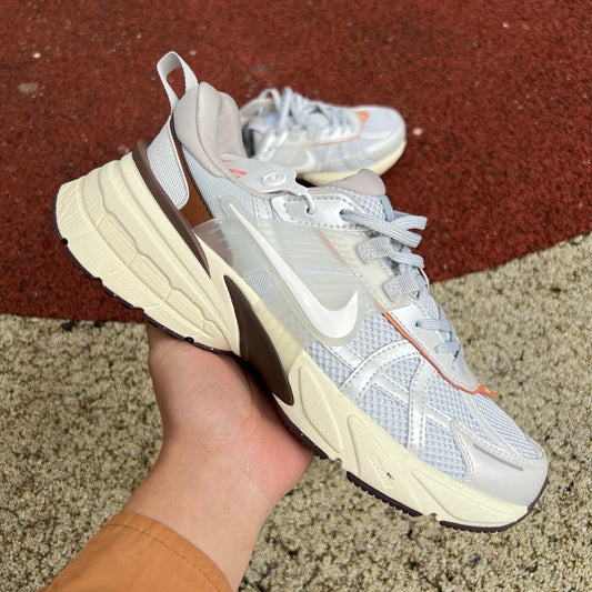 Nike V2K Run Marrón