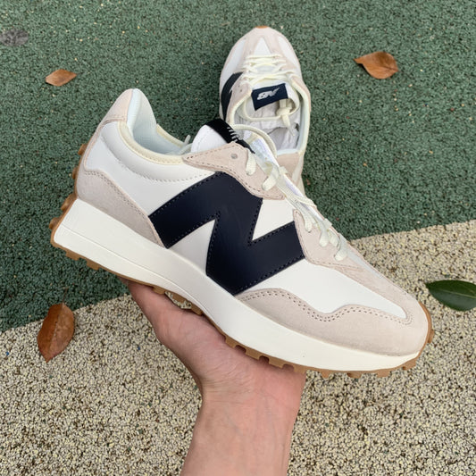 New Balance 327 Beige