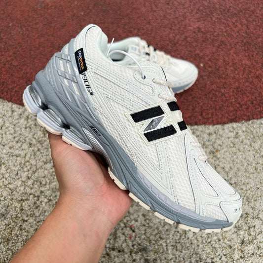 New Balance 1906R Blanco y Gris