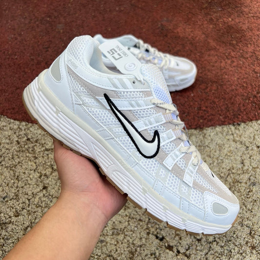 Nike P-6000 Blanco y Suela Marrón