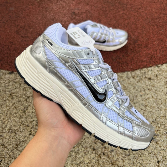 Nike P-6000 Plateado y Negro