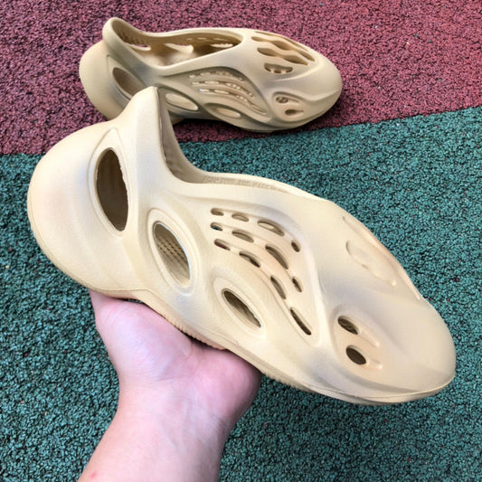 Yeezy Foam Runner Crema
