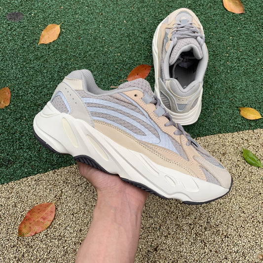 Adidas Yeezy Boost 700 V2 Crema