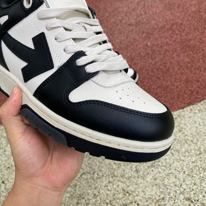 Off White Low Tops Negro y Blanco