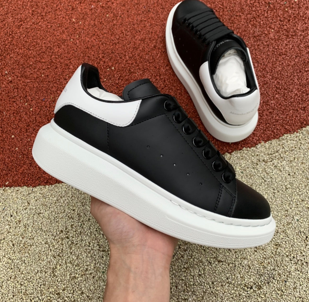 Alexander McQueen Blanco y Negro