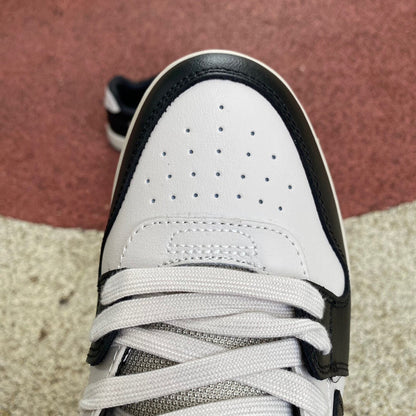 Off White Low Tops Negro y Blanco