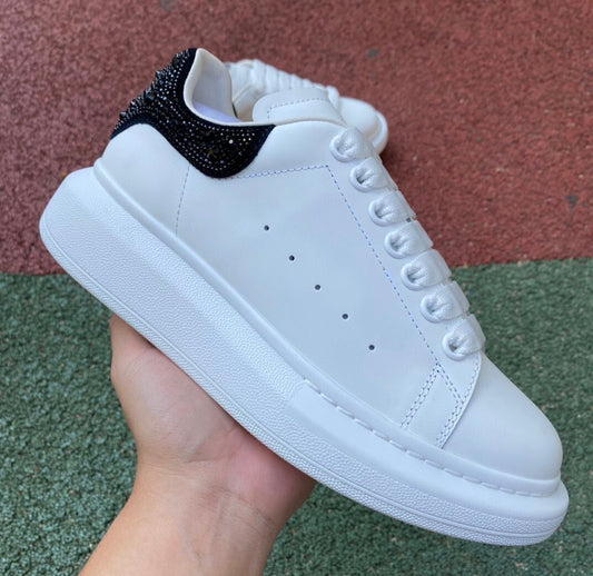 Alexander McQueen Blanco y Brillos Negros