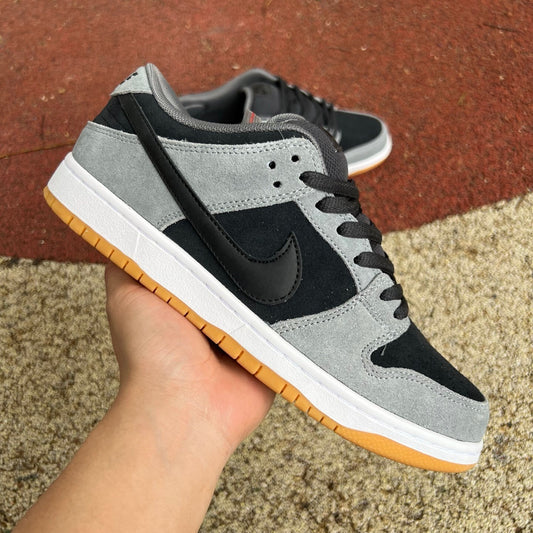 Dunk SB Gris y Negro
