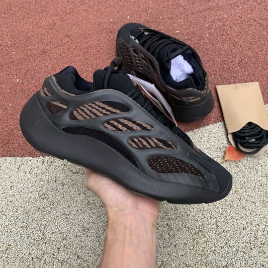 Yeezy 700 Negro
