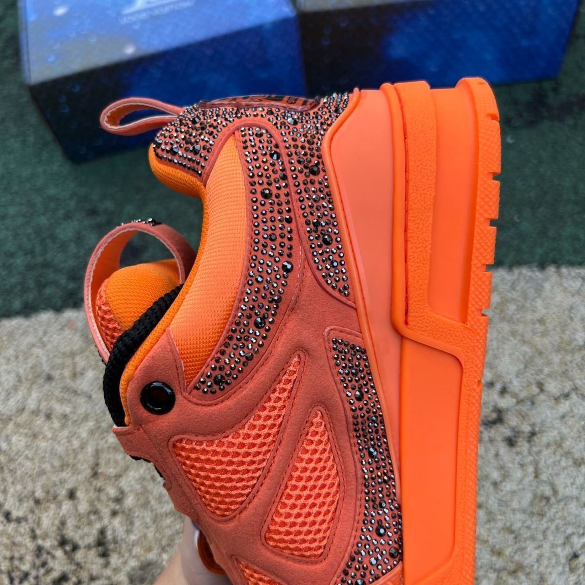 Louis Vuitton Skate Naranja Diamante