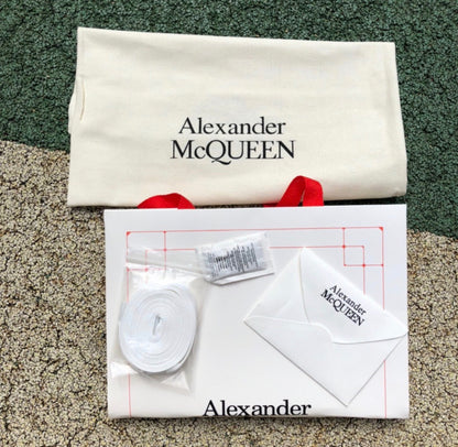 Alexander McQueen Negro y Blanco Gamuza